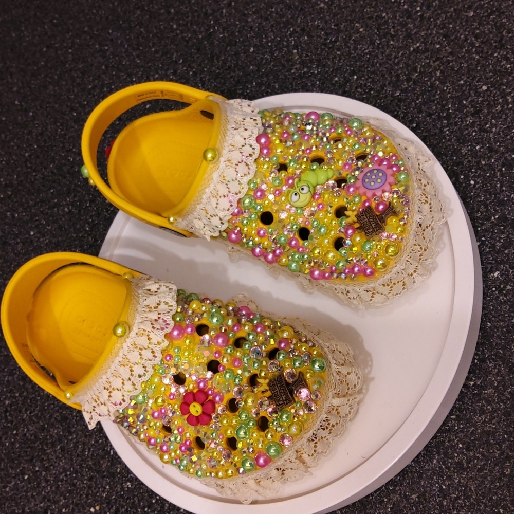 A Child CROC YELLOW size 13 💋💐BOUTIQUE nightcap